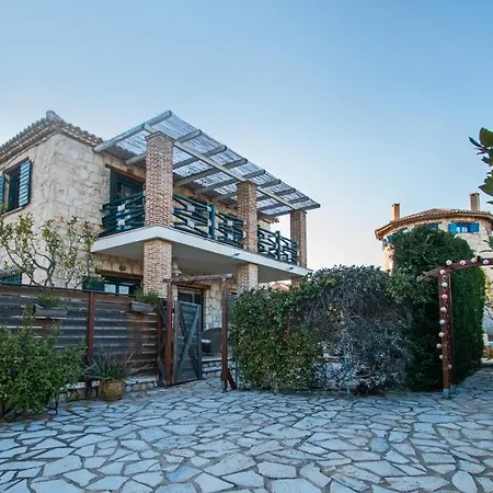 Valory's House - The Stone House 别墅