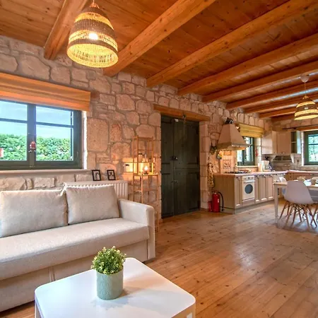 Valory's House - The Stone House 别墅