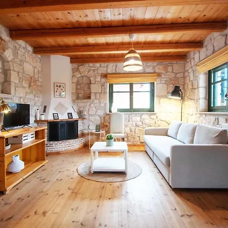 Valory's House - The Stone House 别墅 Vasilikí